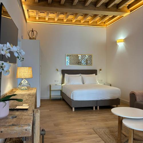 Old Town House | Mirador Del Rey