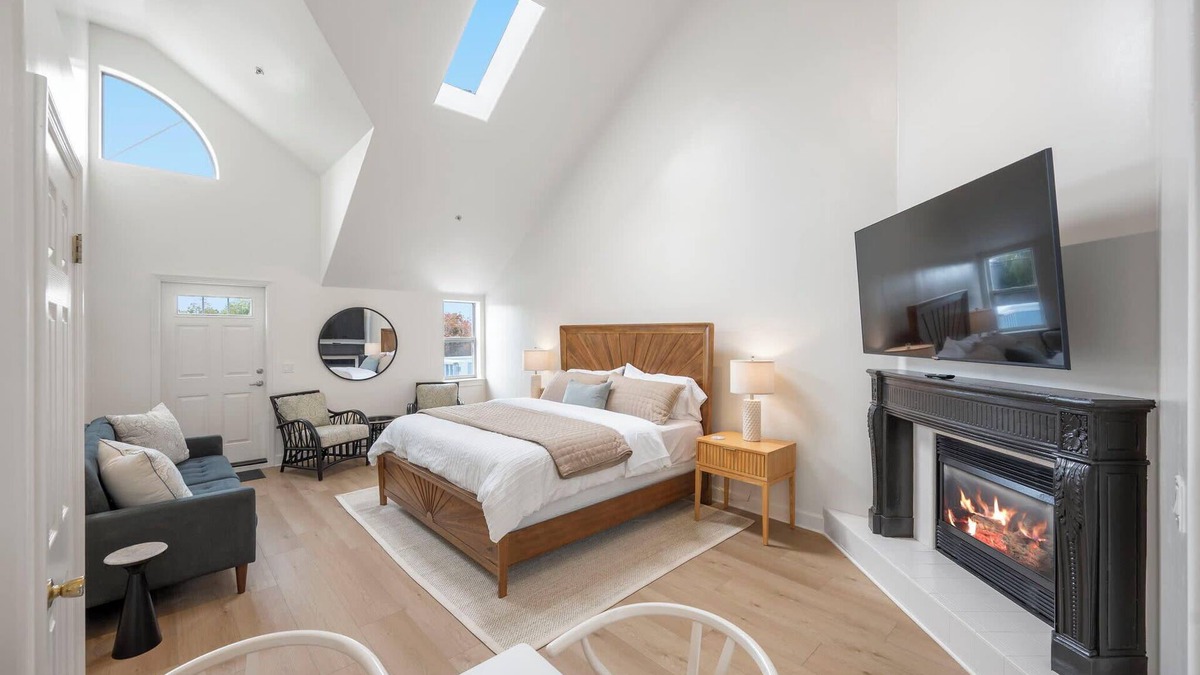 Half Moon Bay House | Miramar Penthouse – Coastal Elegance in the Heart of Half Moon Bay