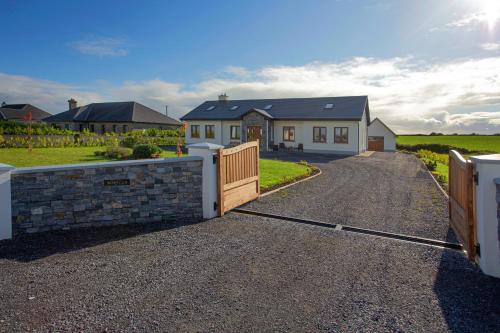 Headford Apartment | Mirella Guest House