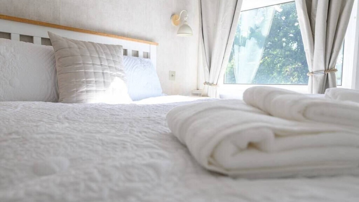 Robert Town House | Mirfield Retreat Cosy 2B in Peaceful Surroundings