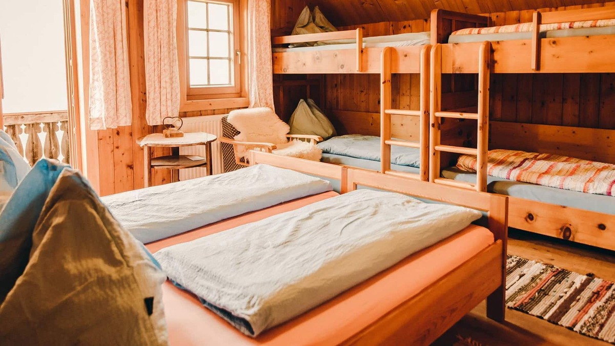 Millstatt Cabin | Mirnock - 6-bett Familienzimmer mit Ostbalkon - Alexanderhütte