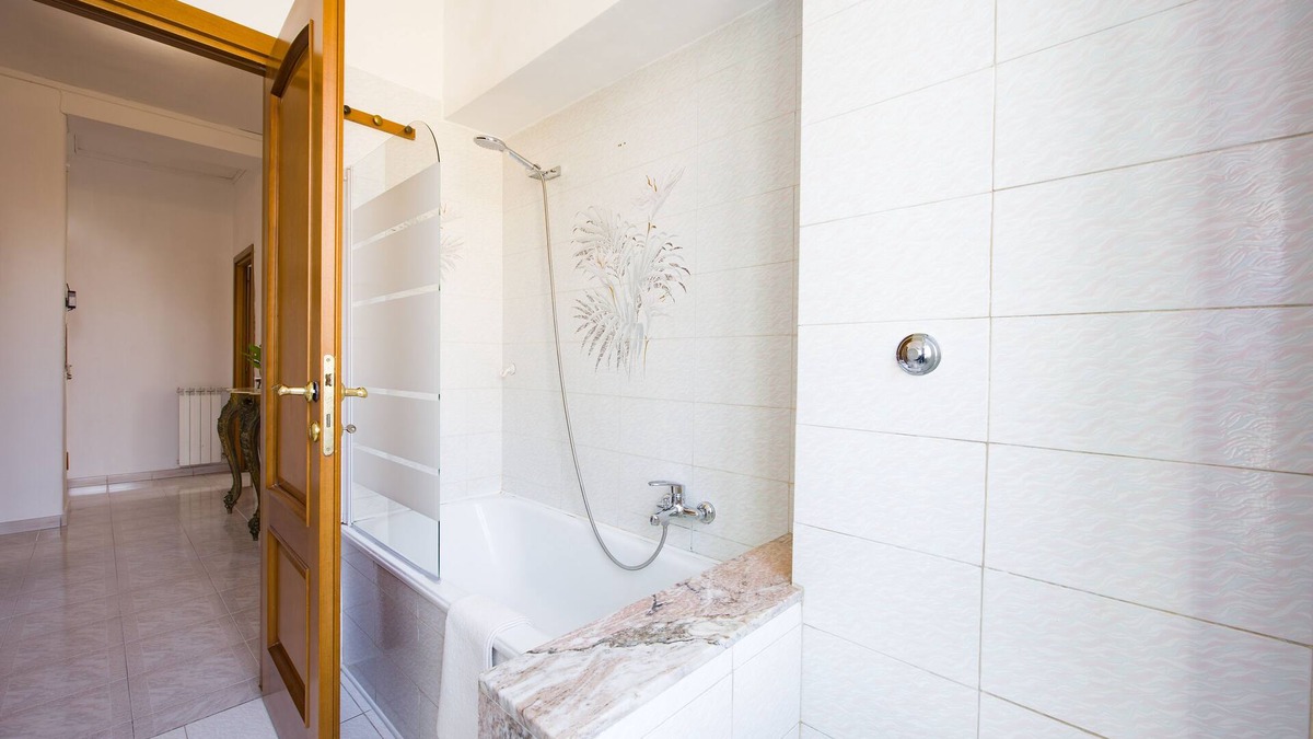Prenestino-Centocelle Apartment | [MIRTI Classic Plaza] Netflix | Wi-Fi and Relaxation Rome