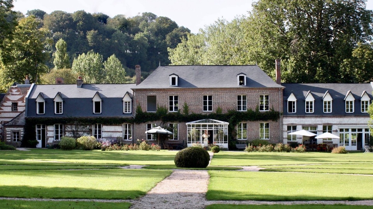 Maisnieres Apartment | Mirus apartment at Château d'Harcelaines
