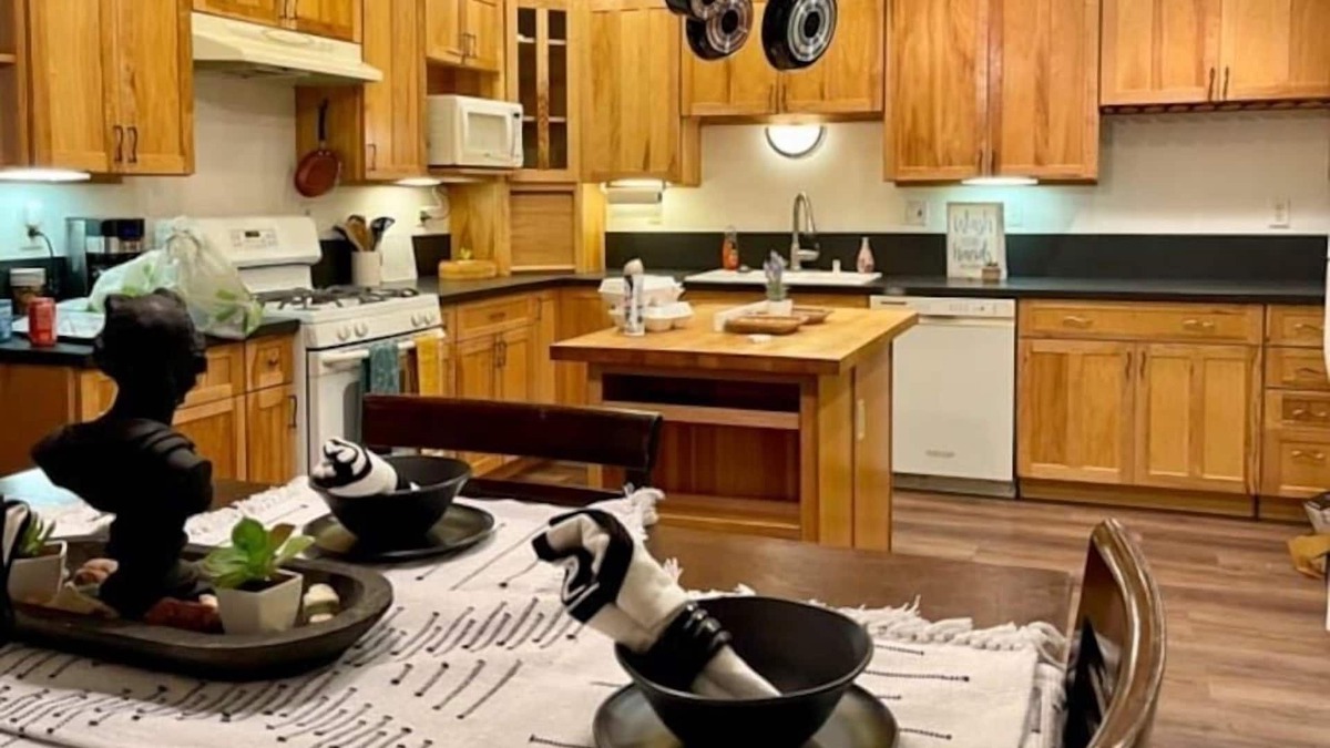 Lompoc House | Mission Hills -Central Coast Wine Country Getaway