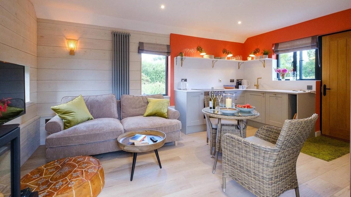 Thorpeness Cottage | Mission Lodge - sleeps 2 guests in 1 bedroom