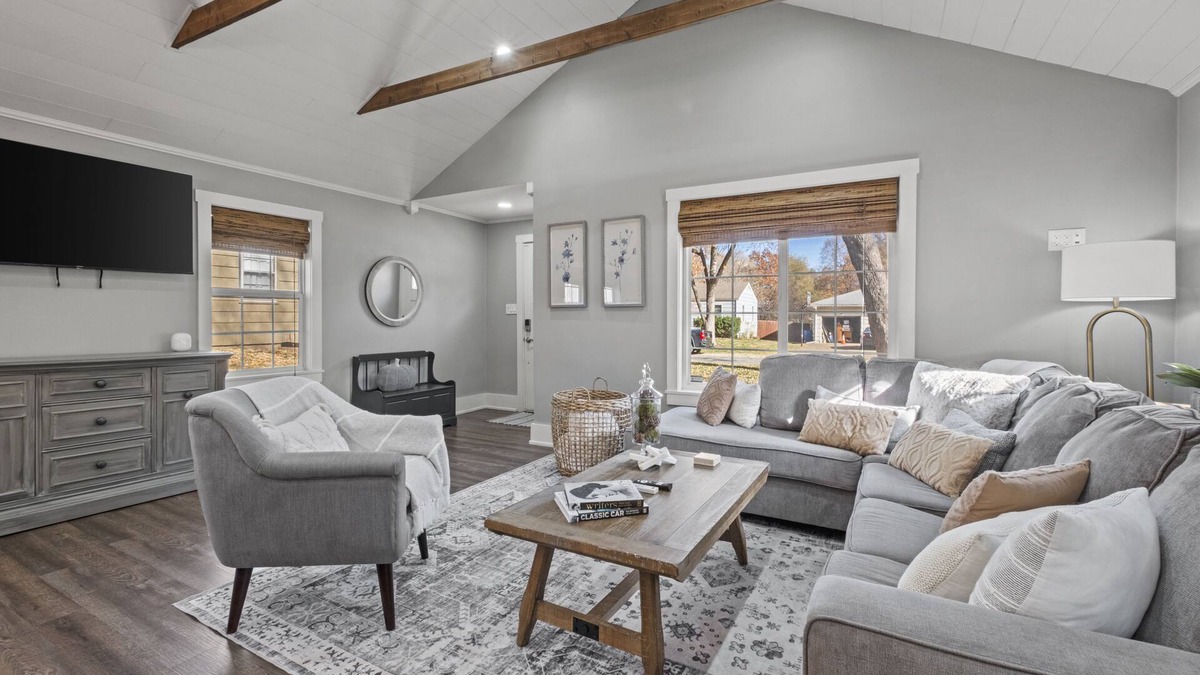 Mission House | Mission Outlook - Gorgeous Home + Pet Friendly
