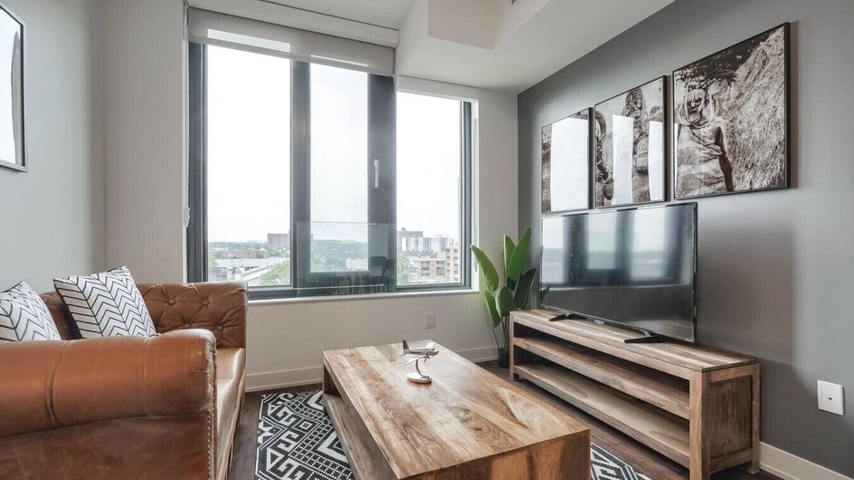 Mississauga Apartment | Mississauga - Brightstone 1B with Den