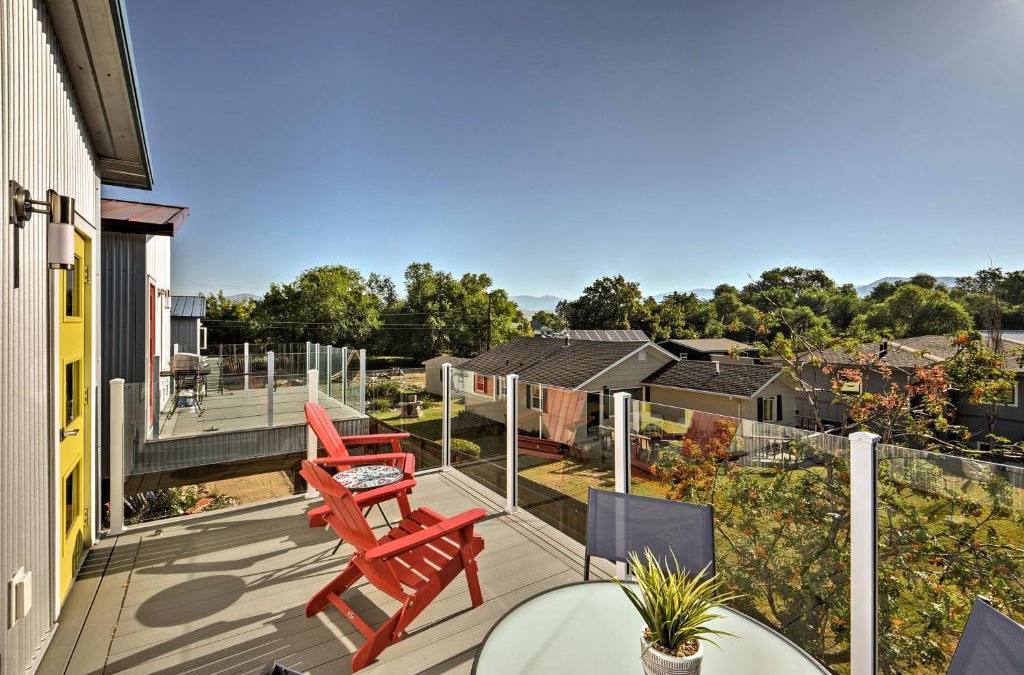 Franklin to the Fort House | Missoula Getaway with Balcony, 2 Mi to Downtown!