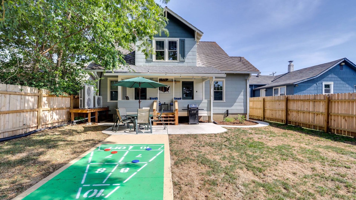 Pacific House | Missouri Retreat w/Deck, Grill & Shuffleboard!