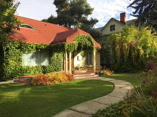 Nelson Apartment | Mistisos Place Vacation Rentals