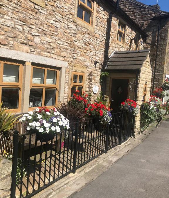 Foulridge House | Mistletoe Cottage