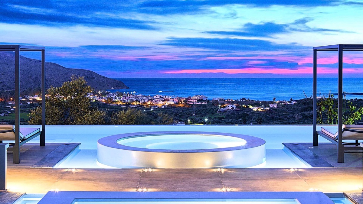 Mathes House | Mistral Suite Heated Pool