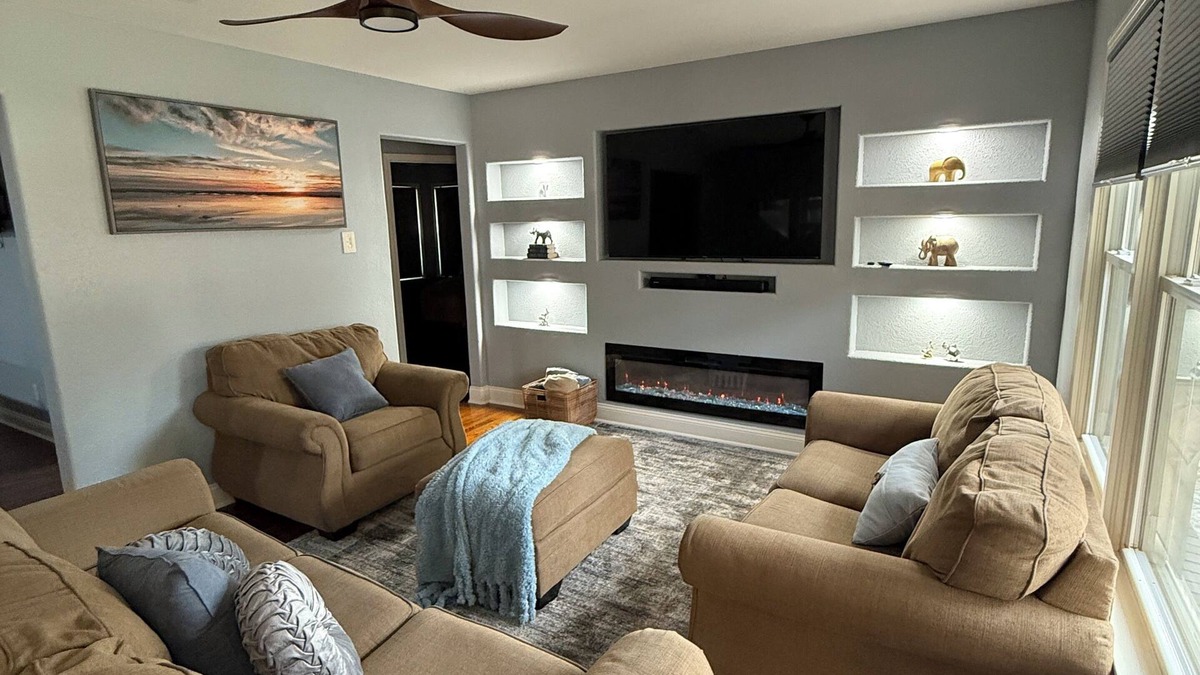 Blytheville House | "Misty Blue"-Newly Renovated home in Blytheville