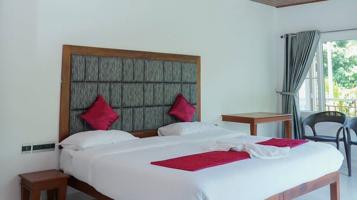 Chithirapuram Bed & Breakfast | Misty Bush Munnar - Deluxe Double Roomn