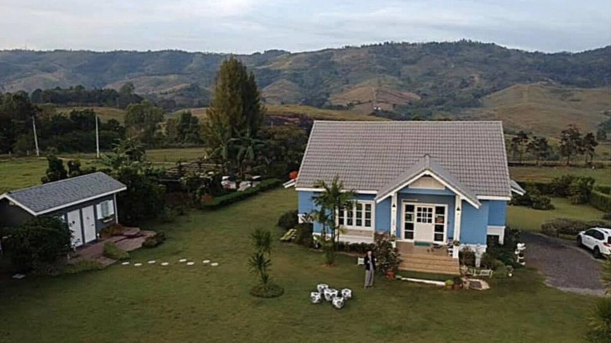 Khao Kho Villa | Misty English Cottage