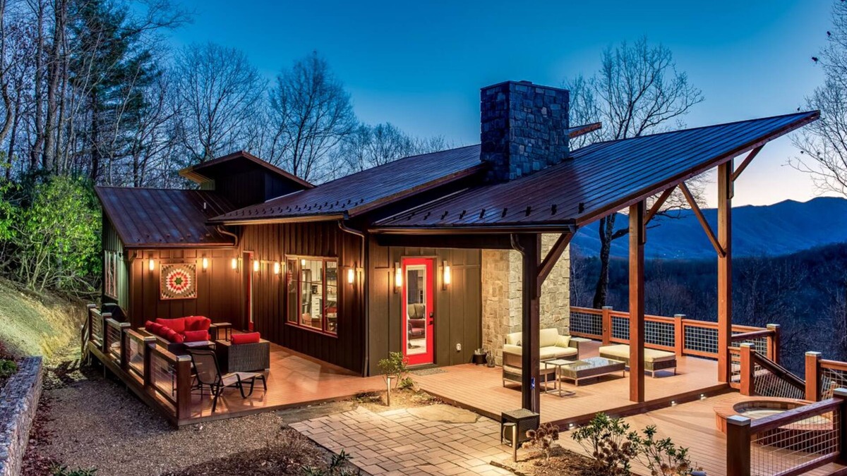 Lansing House | Misty Glen. Modern Mnt Retreats. The Sugar Maple