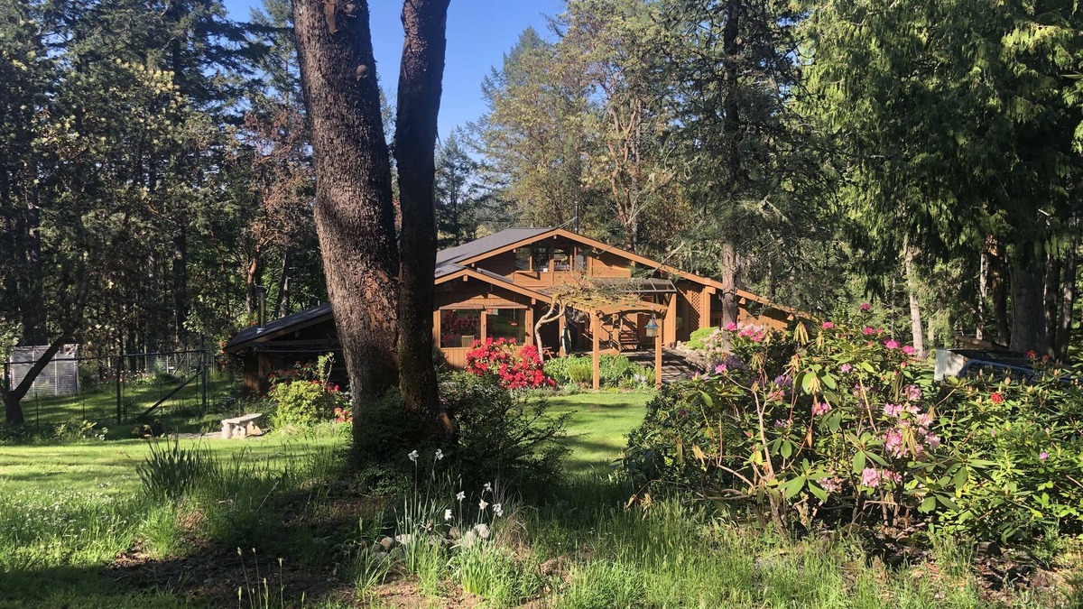 Saanich House | Misty Haven Suite