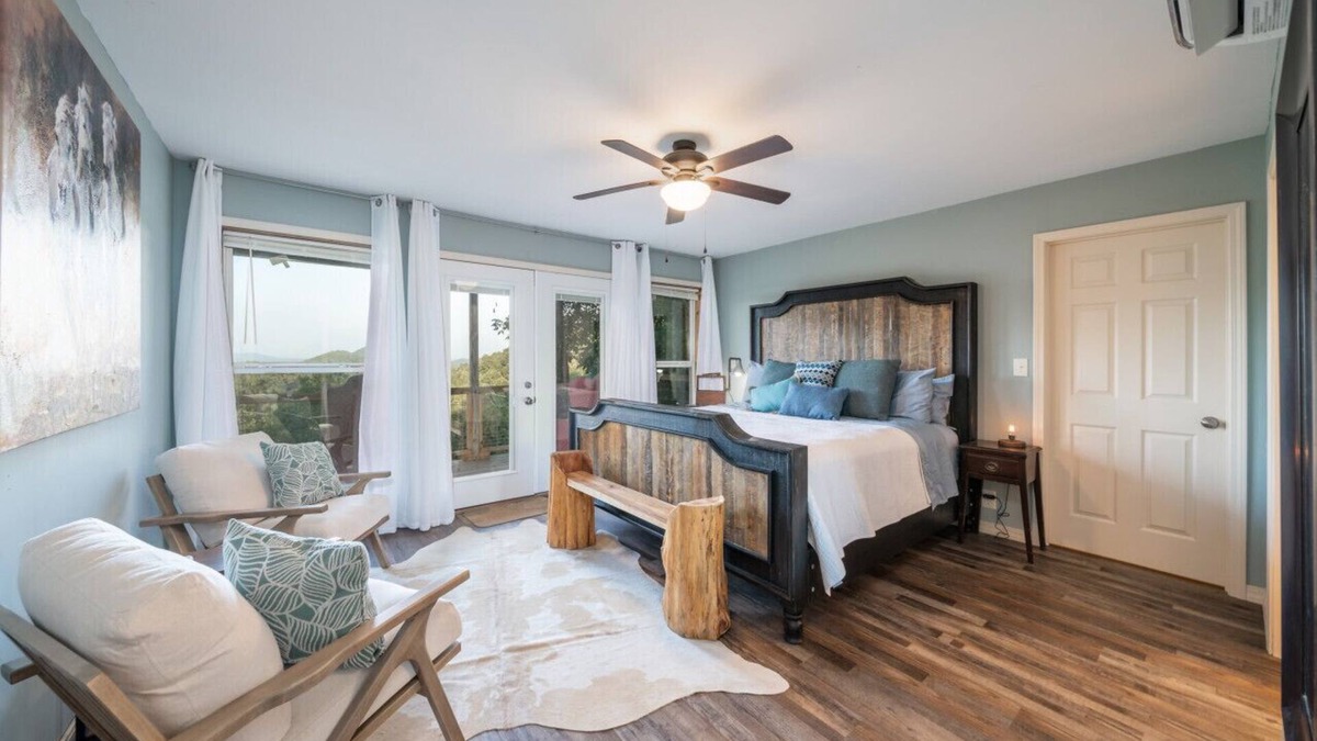 Glenwood Cabin | Misty Mountain Cabin: Spectacular Scenic Escape by Caddo River
