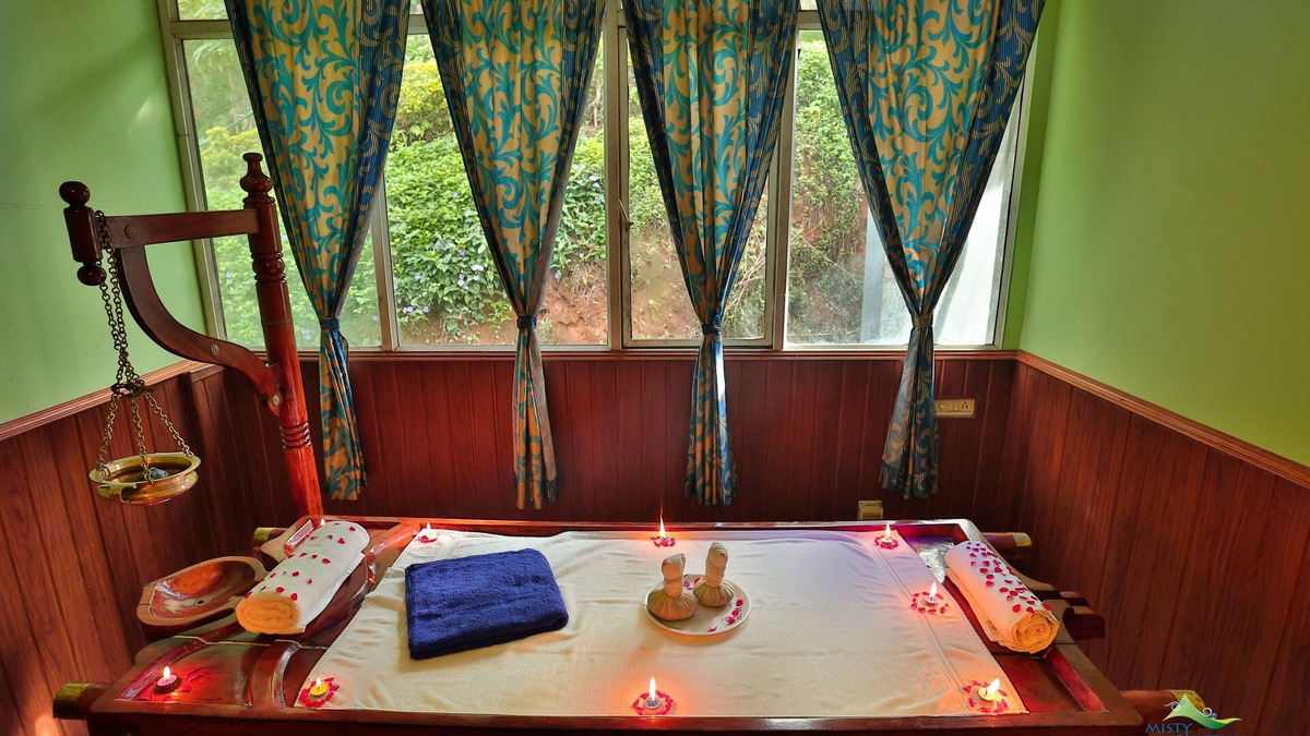 Moolakadai Hotel | Misty Mountain Resort