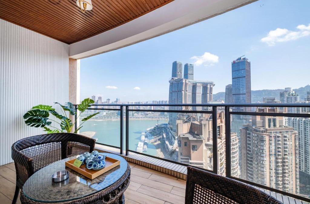 Yuzhong Apartment | Misty Nest High Altitude River View B&B Hongyadong Branch
