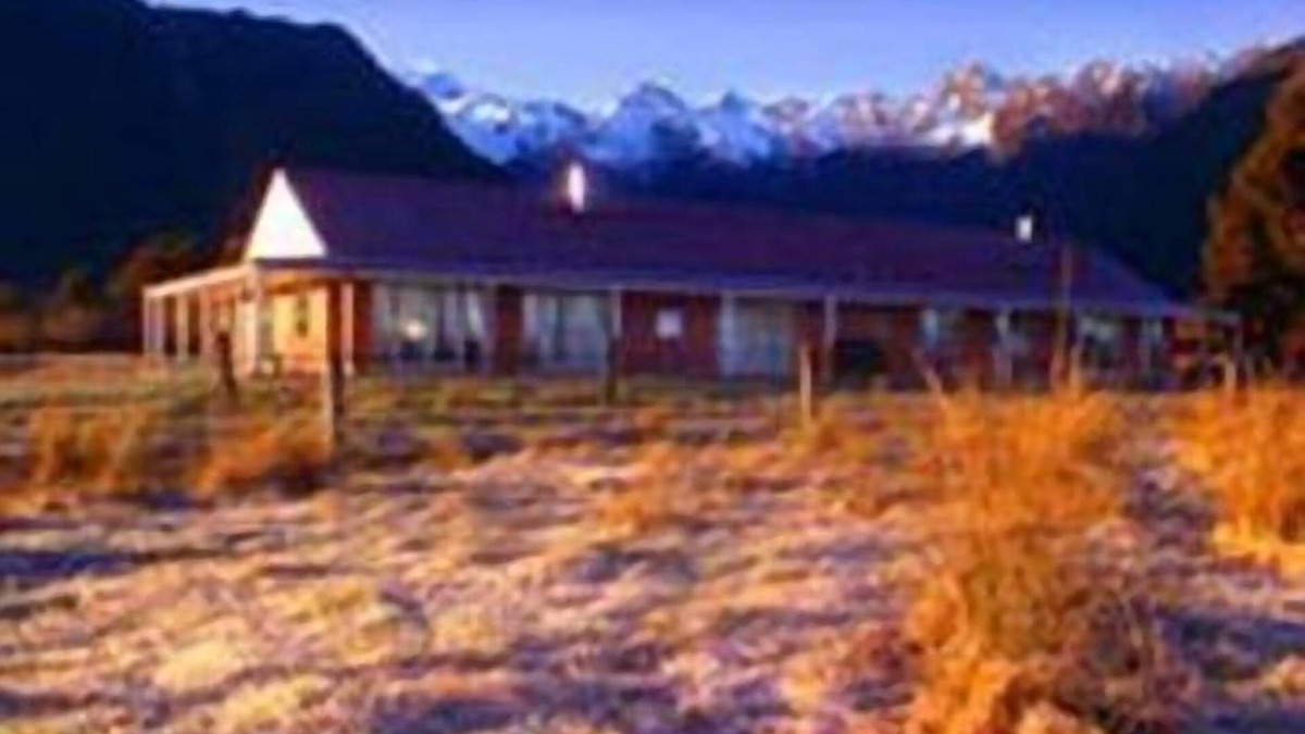 Fox Glacier Bed & Breakfast | Misty Peaks Guesthouse
