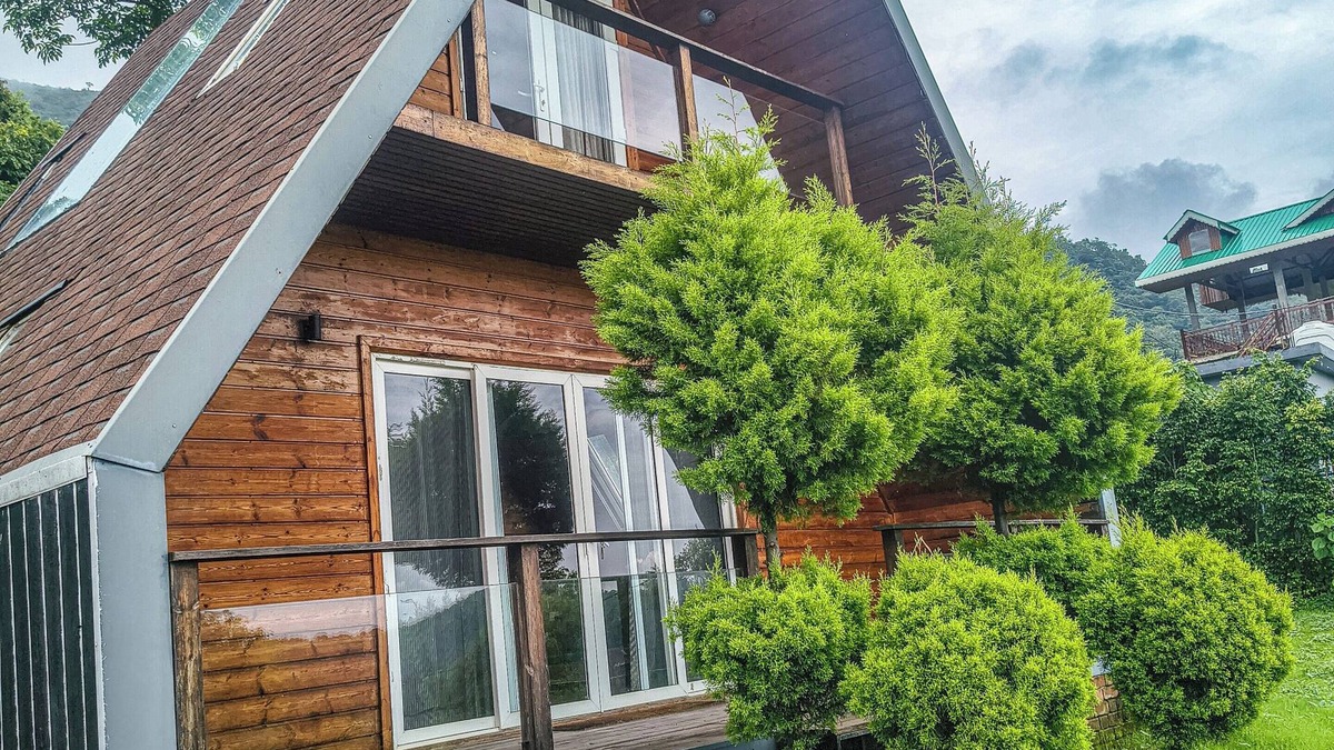 Bullawala Cottage | Mistywood Cottages With Valley View by Homeyhuts