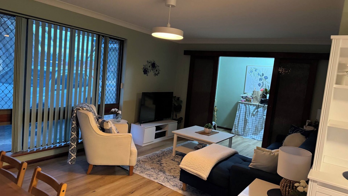 Spalding House | Mitchell’s Haven - Home away from home! nFamily/Group and fur babies welcome!