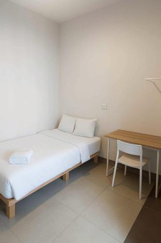 Wat Bowon Niwet Apartment | Mitr Inn Khaosan