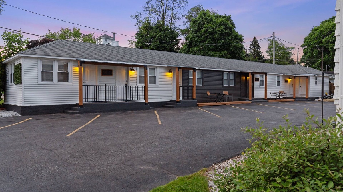 Ludington Apartment | Mitten Flats #7 - 1 Block to the beach!
