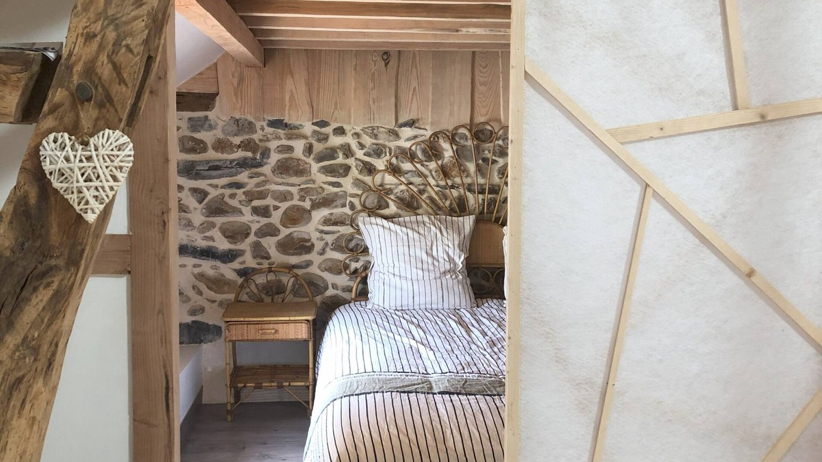 La Barthe-de-Neste Bed & Breakfast | Mixed dormitory at the hostel for groups or families of up to 8 people.