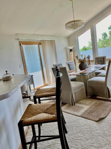 Burbank Villa | Mixon villas