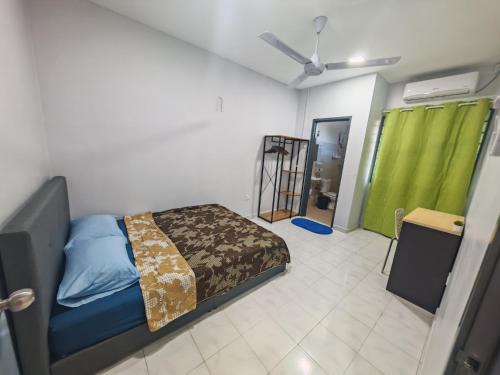 Seremban 2 House | MixxHome Seremban 2, One Queen Bed, Private Bathroom