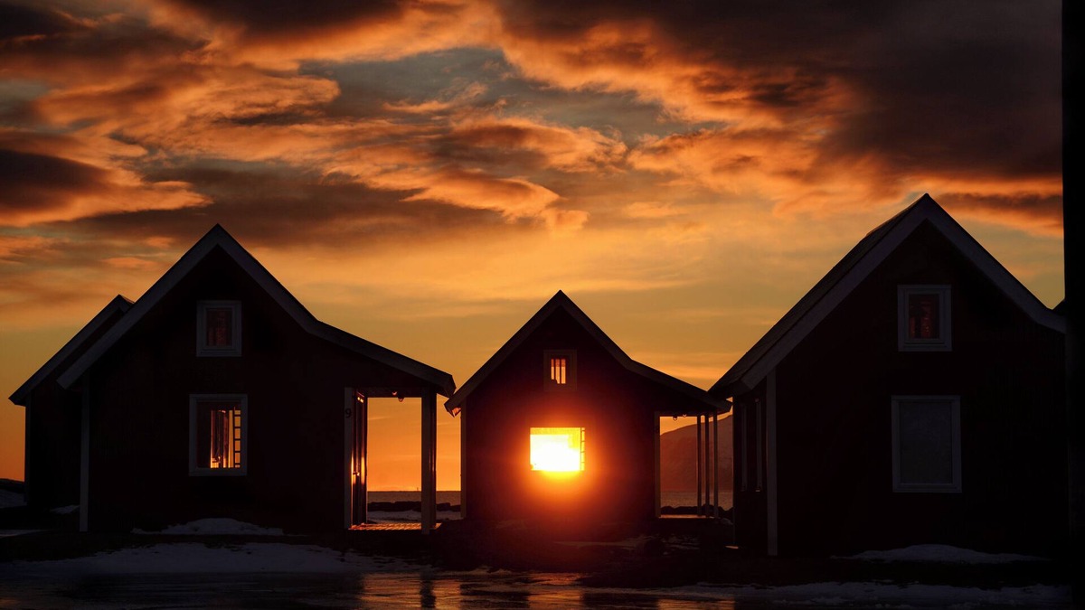 Eskifjordur Hotel | Mjóeyri Travel holiday homes