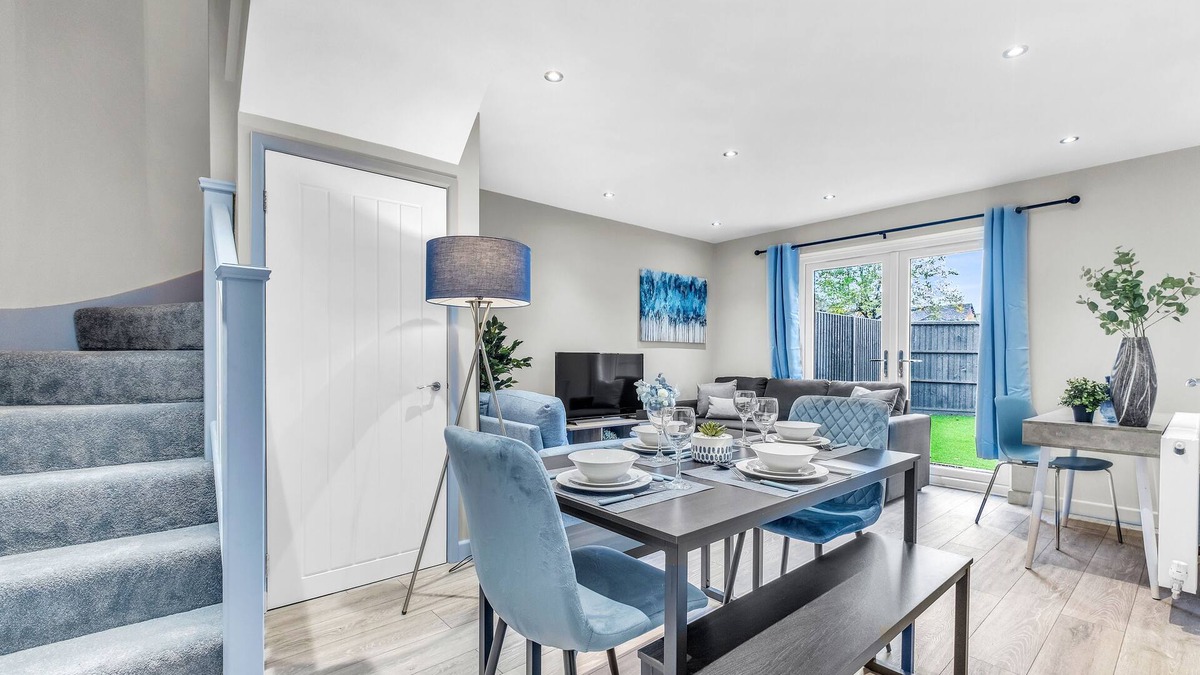 Walton House | MK 2-Bedroom Contractor's Gem