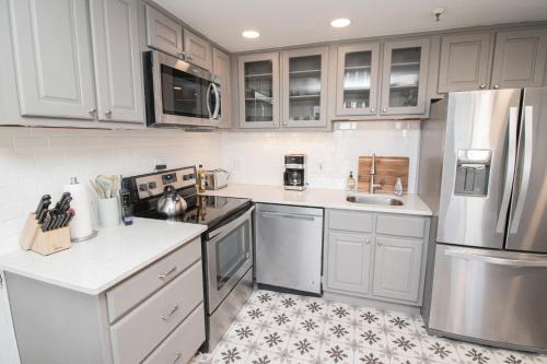 Snowshoe Apartment | ML316 Stylish Modern Breathtaking Mtn And Trail View EZ Parking