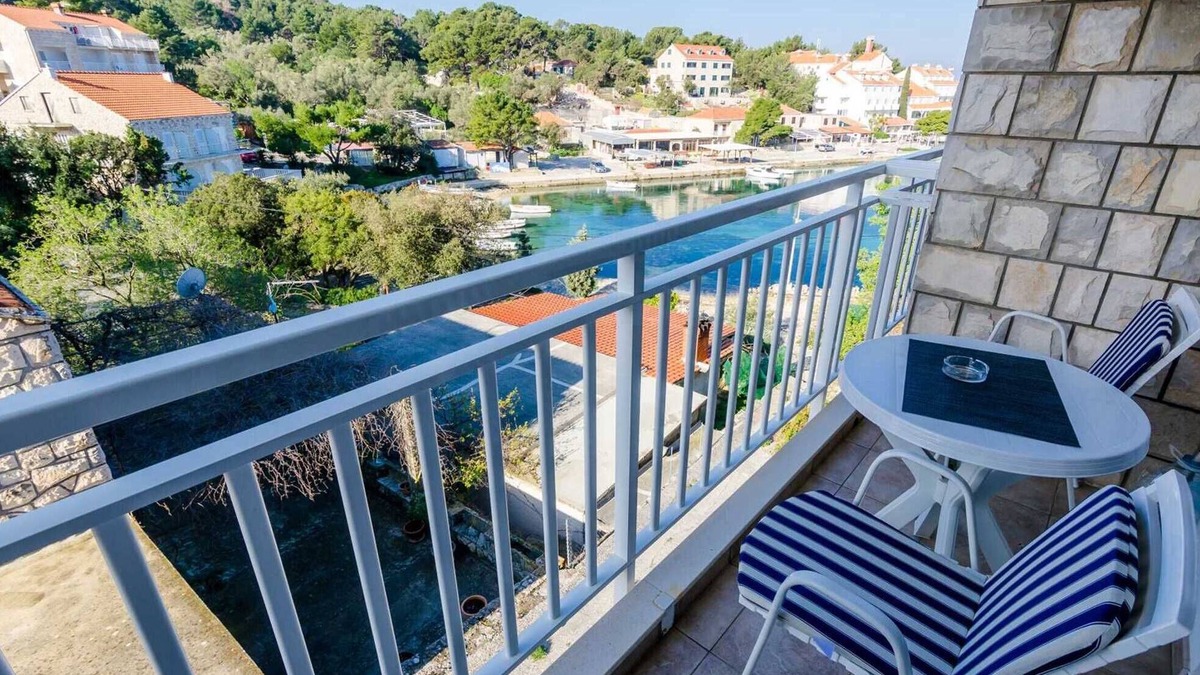 Pomena Apartment | Mljet Gem in Pomena!