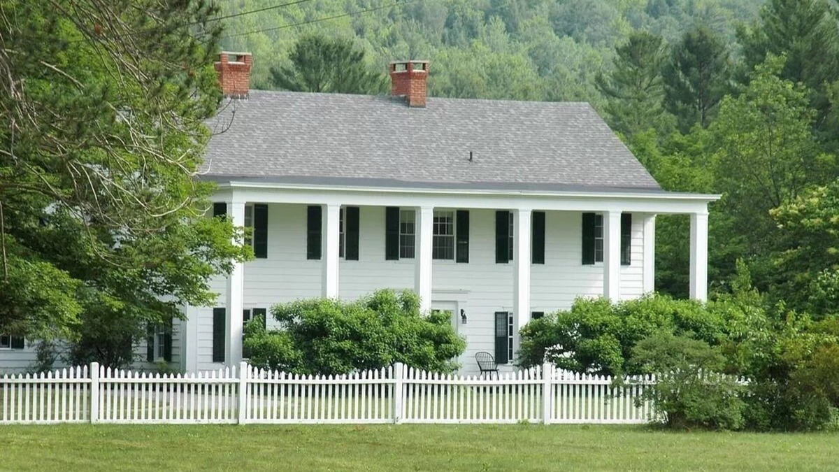 Elizabethtown House | MLK Wkend Open!nSki+Climb+Hike+Sled+Skate+Relax Perfect for multi-family groups!