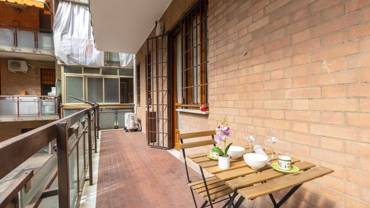 Parella Apartment | MM Pozzo Strada! Cozy Two Bedroom Apartment x4 & Balcony