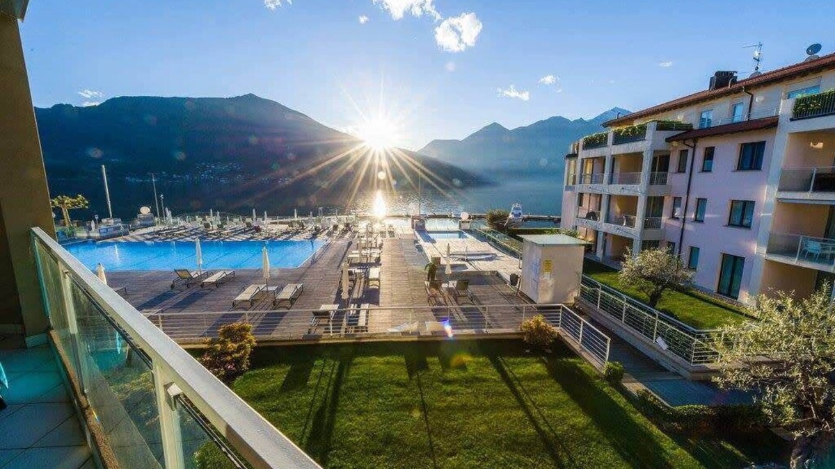 Maccagno Apartment | Modern Italian Lakes apartment with pool