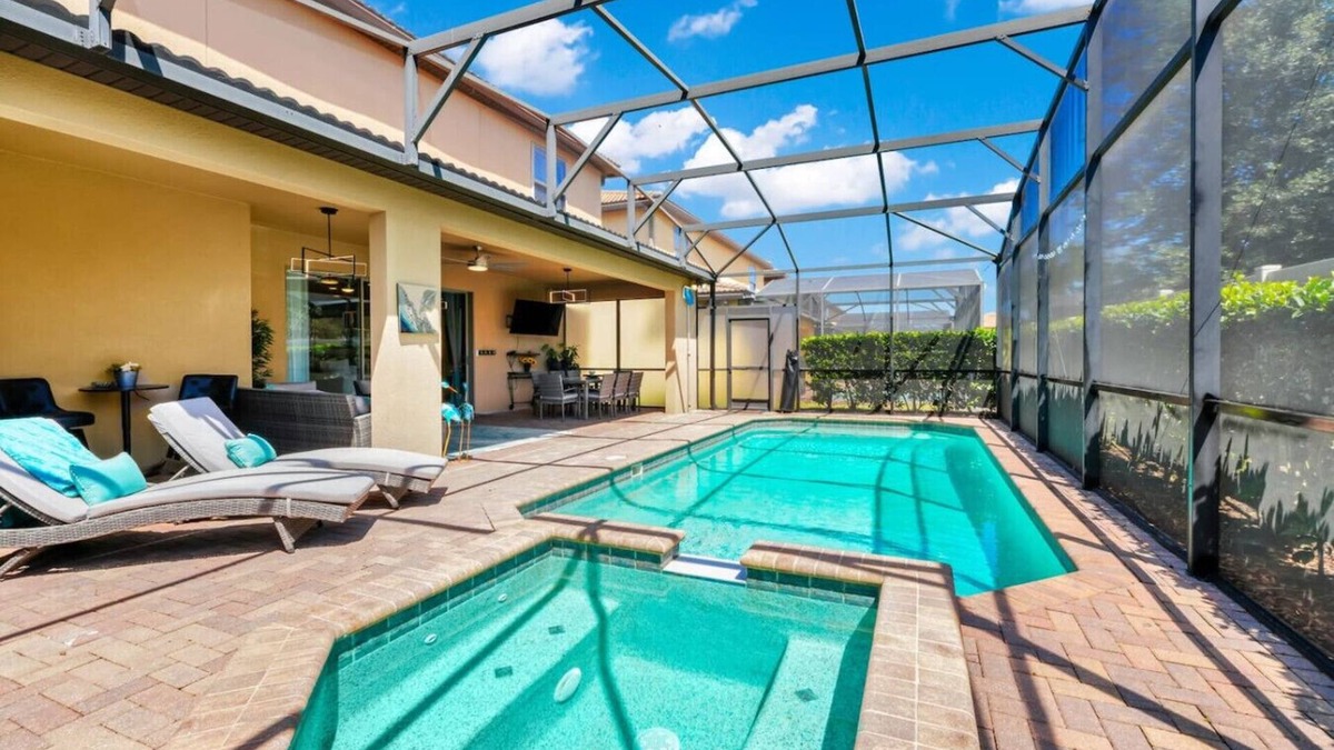 Four Corners House | Mo Jo – 9 BR Luxury Family villa w/Private Pool, Spa, Game Room & Themed Bedrooms/Close to Disney