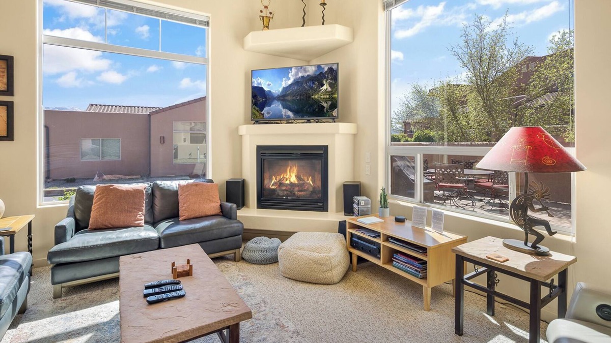 Moab South Valley House | Moab Retreat | Near Arches & Trails | Pool Hot Tub | Easy Parking