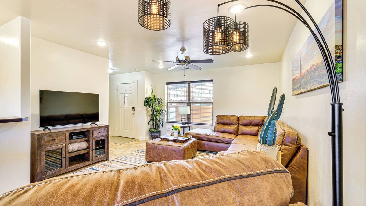 Moab South Valley Apartment | Moab Townhome w/Patio, Near Arches National Park!