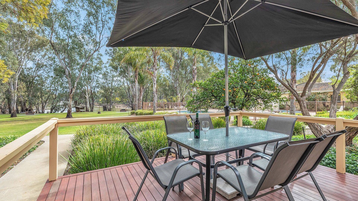 Moama Cabin | Moama Riverfront Escape: Pool, Fun + Space for Everyone!