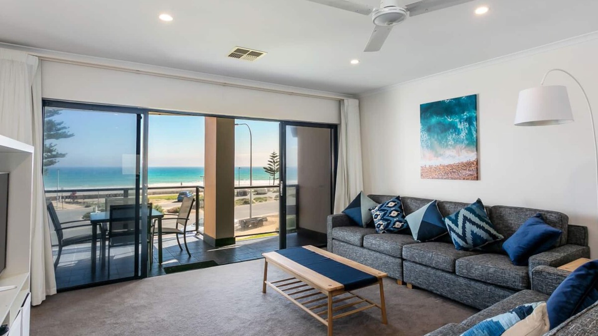 Moana Apartment | Moana Beachfront Apartment Apartment 8, 320-322 Esplanade, Moana