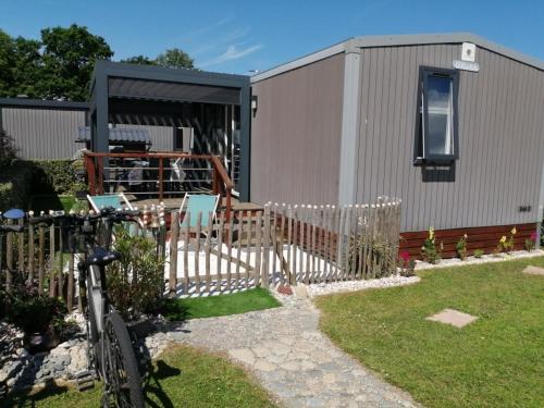 Jullouville-les-Pins House | Mobil-home confort 3 ch, piscine chauffée, 200m plage, parking, WiFi, animaux admis - FR-1-361A-72