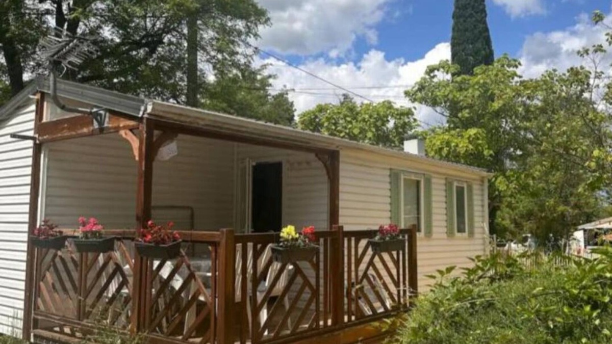 Saint-Paulet-de-Caisson House | Mobile home on the banks of the Ardèche and the medieval village of Aiguèze