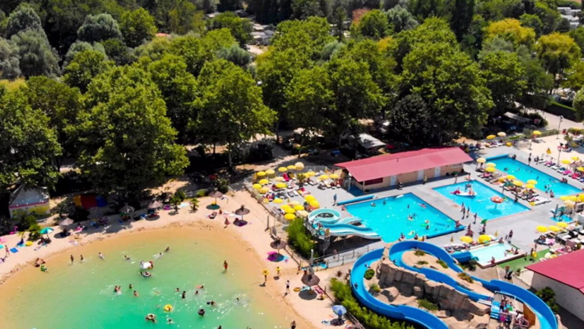 Chateauneuf-de-Galaure House | Mobile home rental in drome in a magnificent 4* campsite