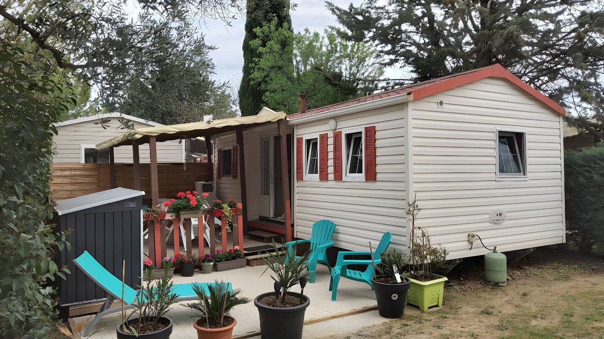 Gallargues-le-Montueux House | Mobile Home Rental Camping Les Amandiers