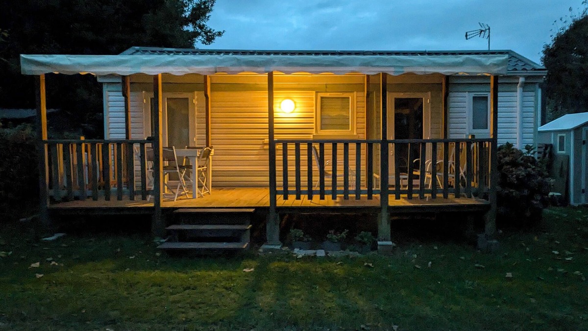 Ambon House | Mobile home close to beaches with wellness room.