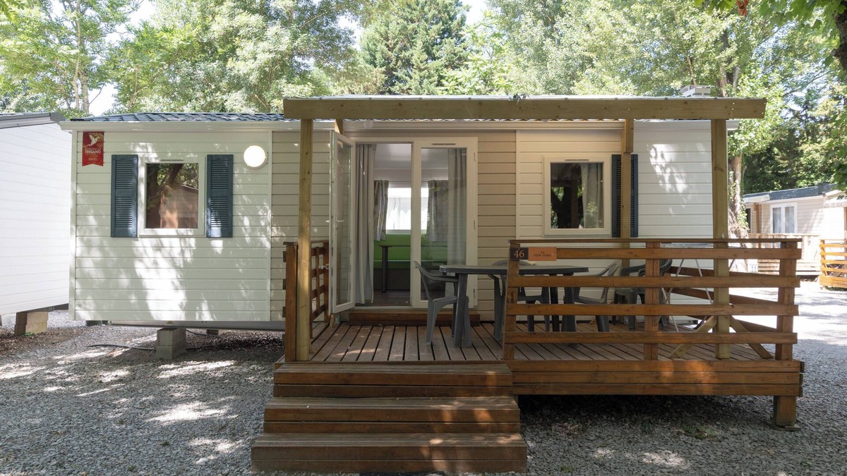 Lavilledieu House | Mobile Home 'Confort A - 1-5 Pers' with Shared Pool, Private Terrace and Communal Garden